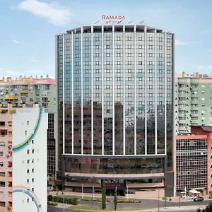 Ramada By Wyndham Hotell