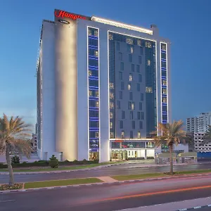 מלון Hampton By Hilton Airport